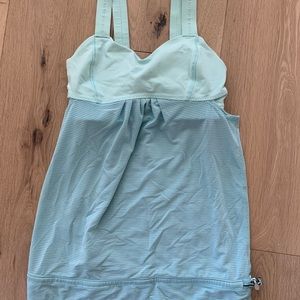 Baby blue lululemon top so pretty for spring 💐